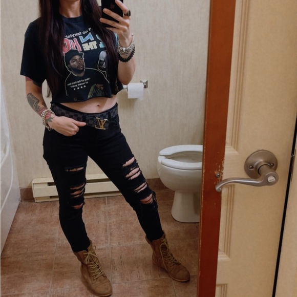 Meet your Posher, Jessica who is the owner of House 88 Boutique. - Picture 4 of 8